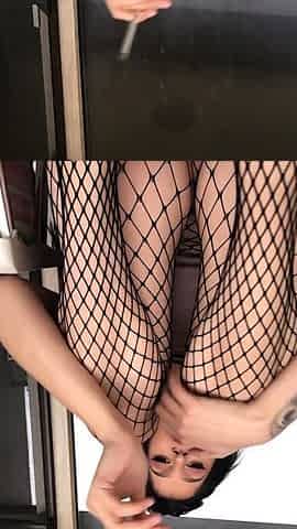 Big boob brunette masturbates on webcam