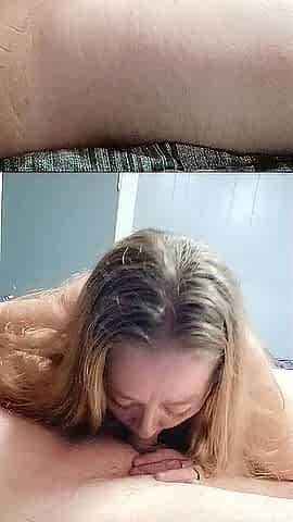 Wench sucking neighbour off in advance of spouse gets home chokes on biggest load