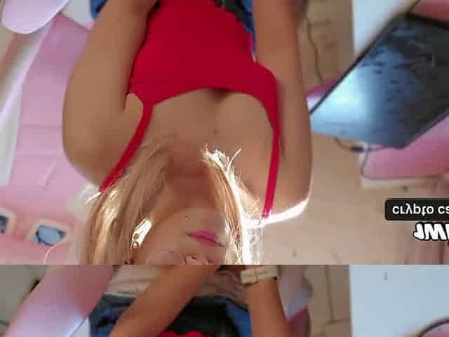 Perfect rosy beaver and ginormous ass, guard her secret and make her cum!