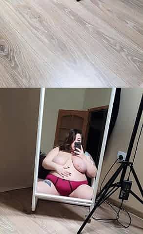 Big boobed Memphis masturbates in a bodystocking