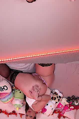 Hawt Striptease and Snatch Play