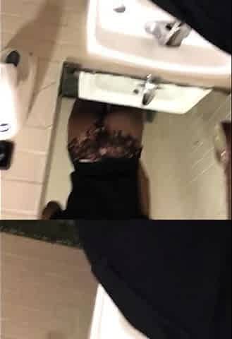 Big Booty Black Girl Mirror Selfie