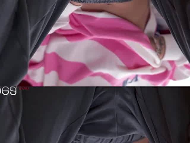 Tiny Latin babe tempts student with study break - Lesbea