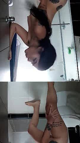 I love masturbating in the bathtub.
