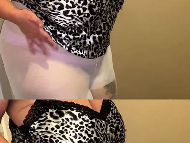 Big boobed Memphis masturbates in a bodystocking