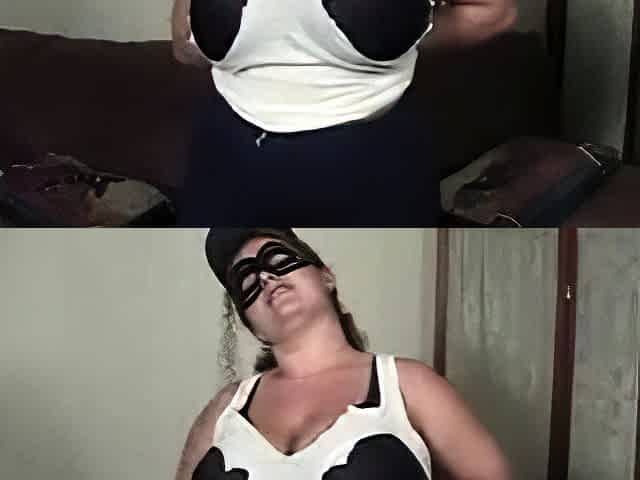 Fat BBW with big boobs masturbating and squirtin on cam
