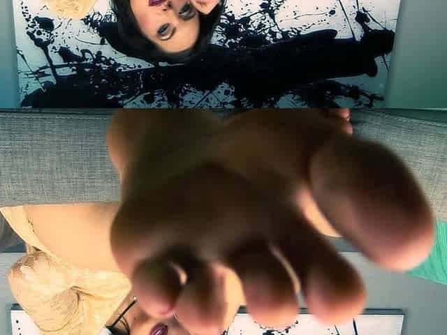 Close up foot fetish on cam