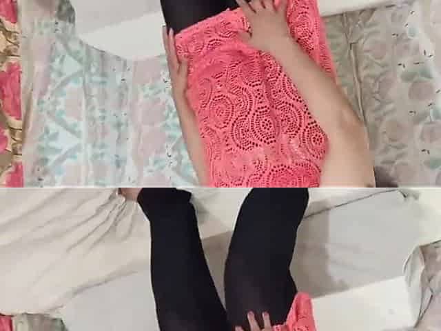 Desi Girlfriend Dances Like a Whore in Her Bedroom