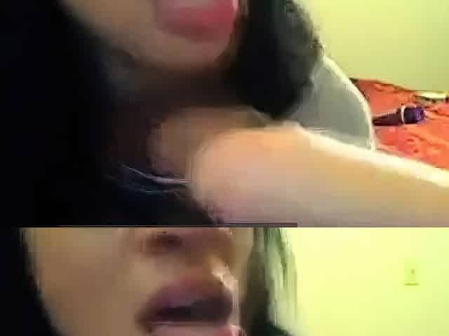 Black Girl Squirts on Webcam with Sex Toy