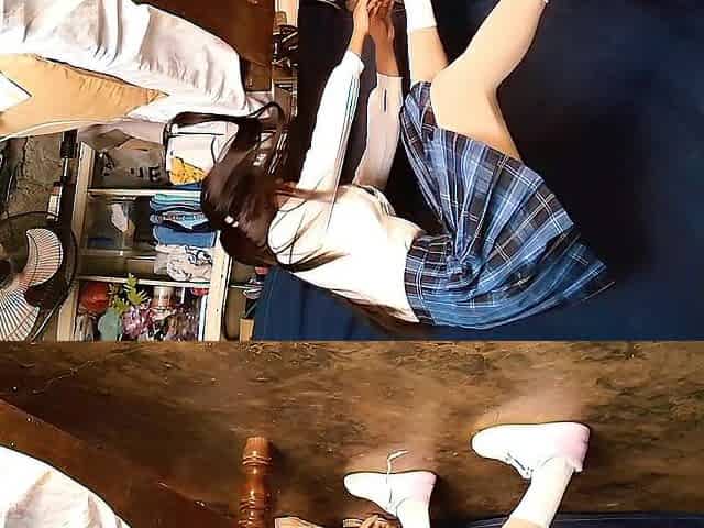 I suddenly peed whilst I was tying my shoes