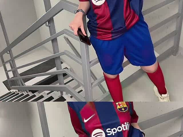 A Barcelona Supporter Drilled By PSG Fan in The Corridors Of The Football Stadium !!!