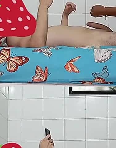 Friend Comes Home at Night When I Invite Her to Watch Netflix but She Ends up Swallowing a Big Cock She Is From New York United
