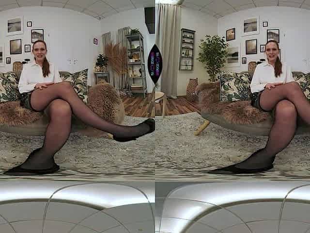 VR Porn - Horny mother I'd like to fuck Doctor Fingering Herself and Squirting During Therapy Session