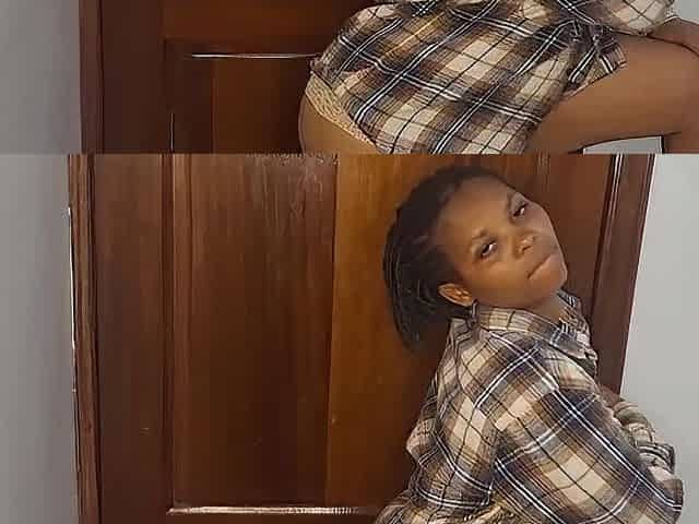 EBONY AGED WOMAN FINGERING