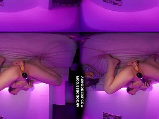 Melonie Going Bananas With Fruit In Her Ass And Pussy Double Penetration Dp