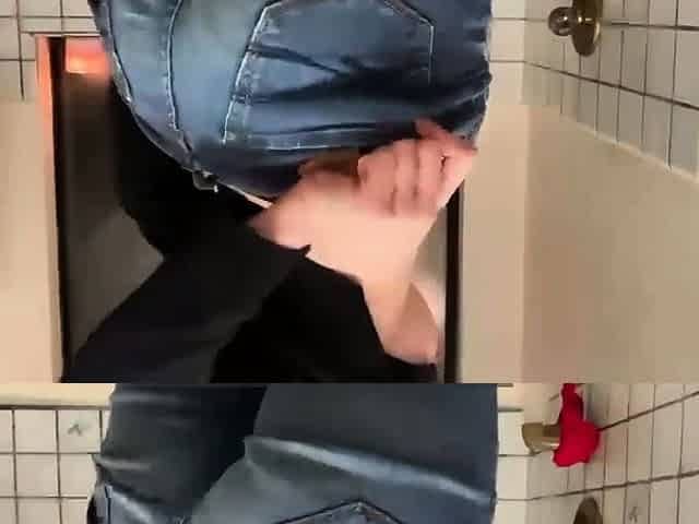 Naughty Christmas Bath Solo With A Petite Teen