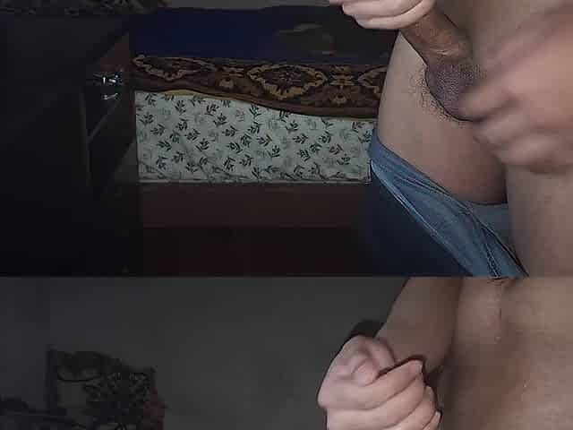 joven latino se viene a chorros