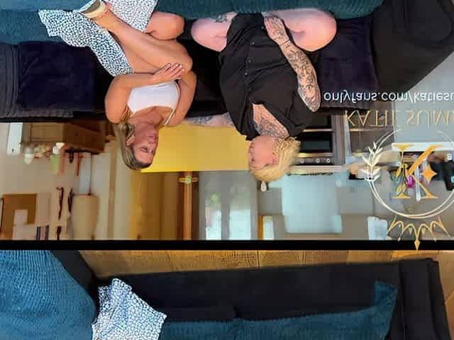 Katie seduces hot Milf Maisie