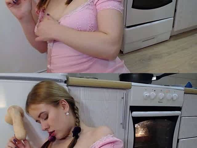 Pretty Hot Blonde Cam Babe Masturbate Solo on Cam