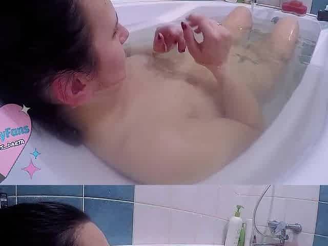 Nice-looking Teen Enjoying Washroom And Exploring Hot Underwater Body