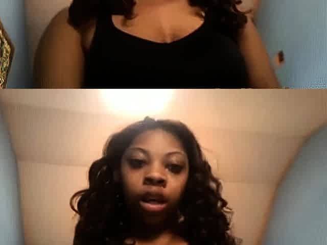 Ghetto Ebony Spreads Her Ass on Webcam