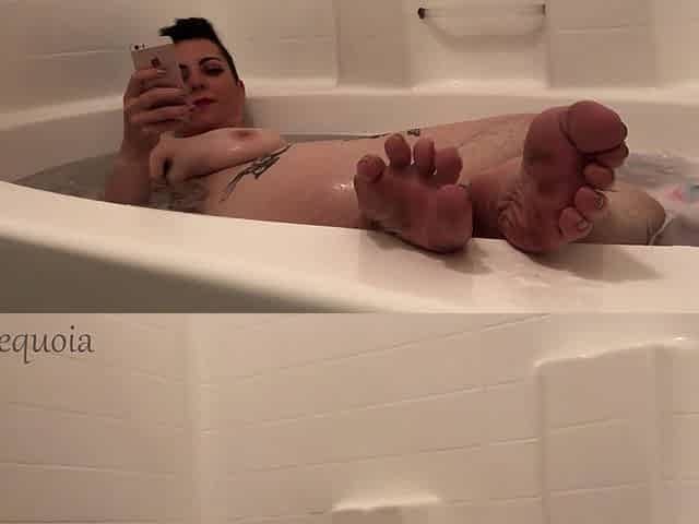 Bathtub Hairy Leg Feet Ignore