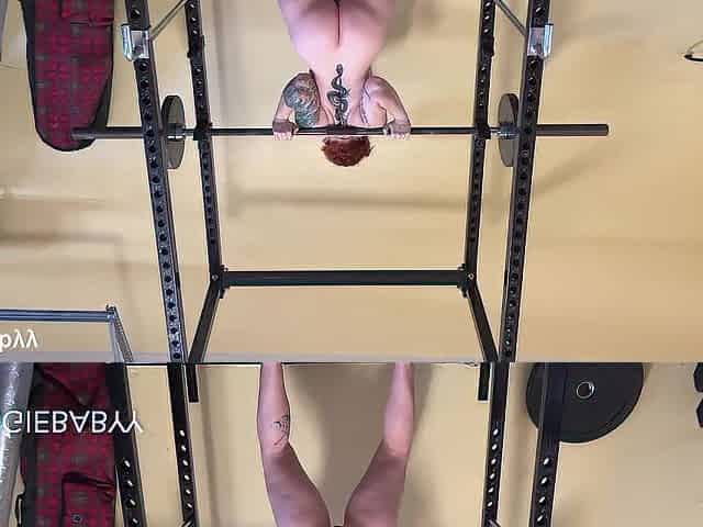 bare redhead squats, deadlifts and benches in her garage - hawt butt veggiebabyy