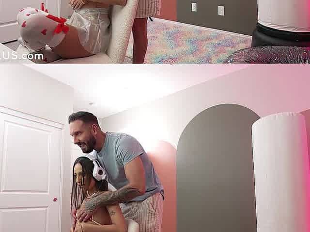 Gamer Wench Gets Caught On Stream Being A Cum Dump