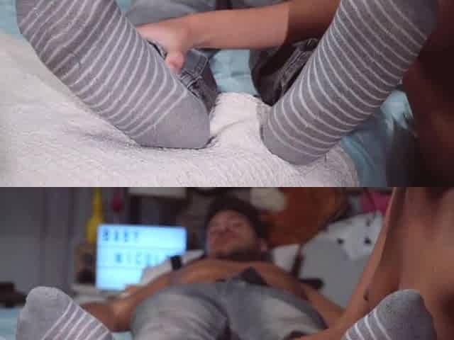 YIELDING BABY NICOLS LICK MY FEET & BANG ME, CUM ON FEET