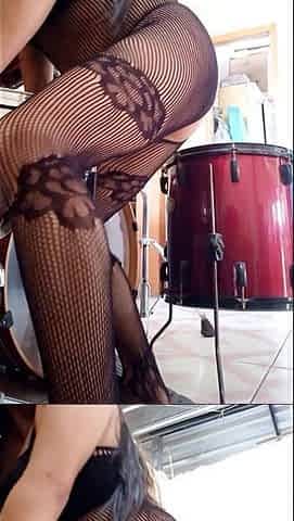 Music Artist Takes Me to His House to Fuck and While Waiting for It I Do Porn in Lingerie