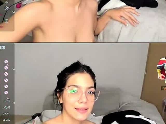 Brunette Solo Webcam Masturbation
