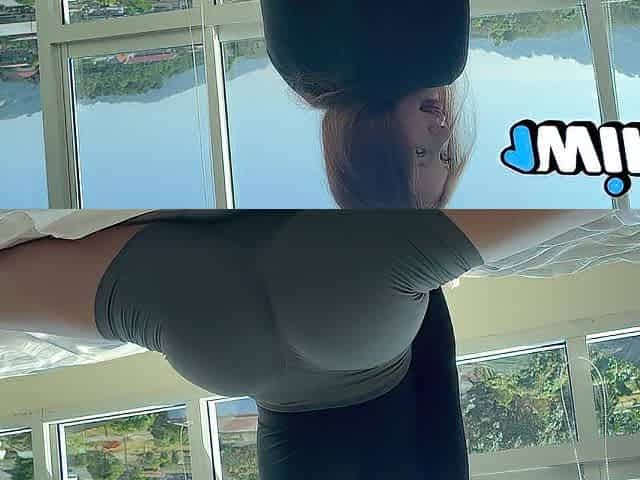 Large booty Lizzy Wild bouncing on penis