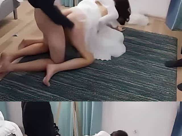 Green Hat contributes his wife to play with others, wearing a wedding dress and a sheet. The man is pulling his hair and can onl