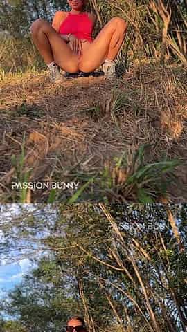 Park Risky Pissing Fun with Hottie