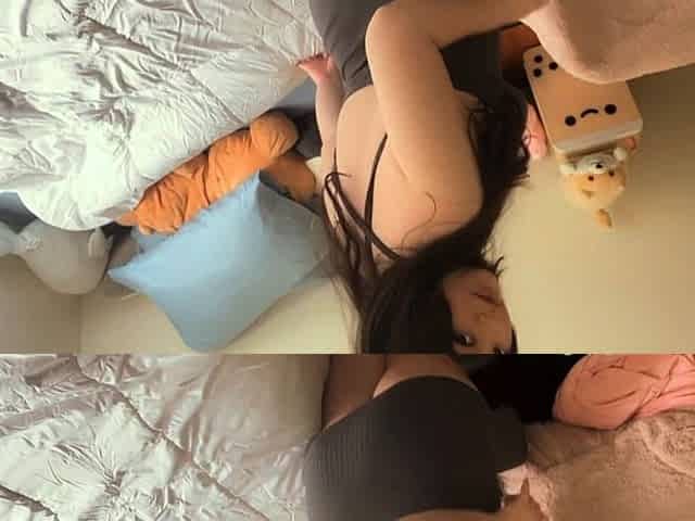 Big boob brunette masturbates on webcam