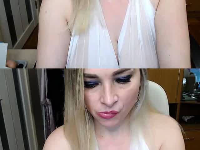 Big boobs milf masturbates with her dildo