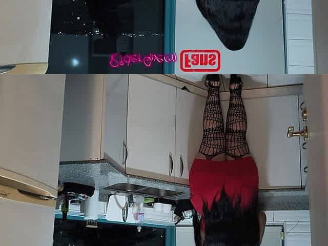 Sexy Mom in Kitchen - Video for Fans