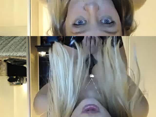 Perfect blond making solo masturbation