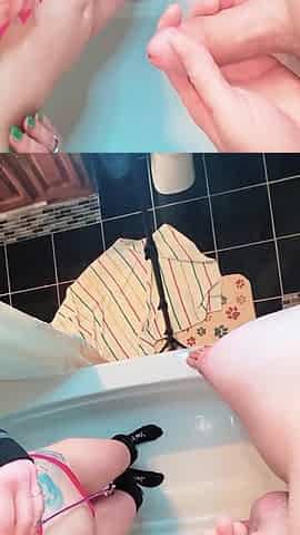 She Swallowing my piss and sucks the rest out of my cock