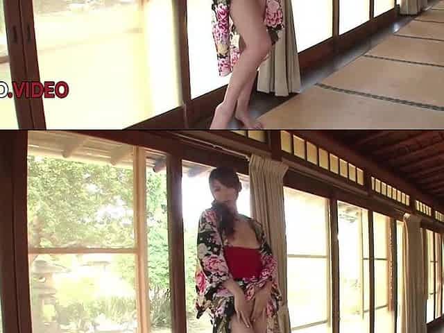 Seductive Japanese beauty indulges in steamy pleasure