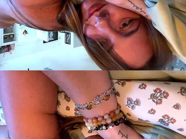 Hot amateur webcam teen masturbates for their fans