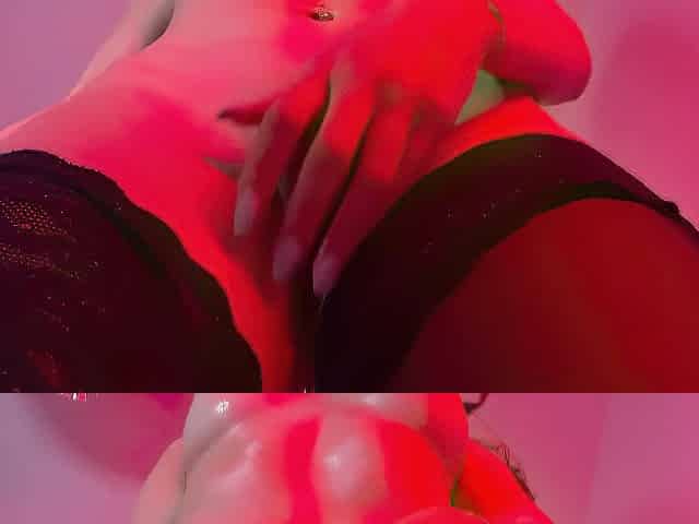 Masturbating my snatch in hot ebony nylons.