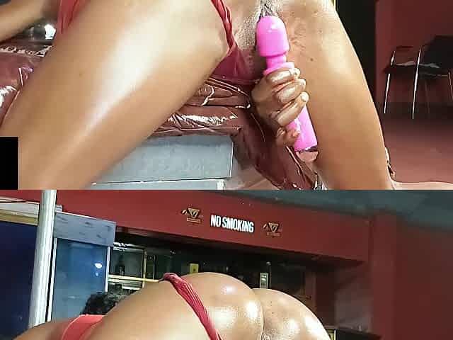 Squirting sistas get freaky on the undress pole sex toy SCREWING TWERKING N SQUIRTING!!