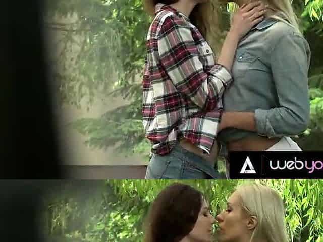 three Women Have Outdoor Picnic Screw