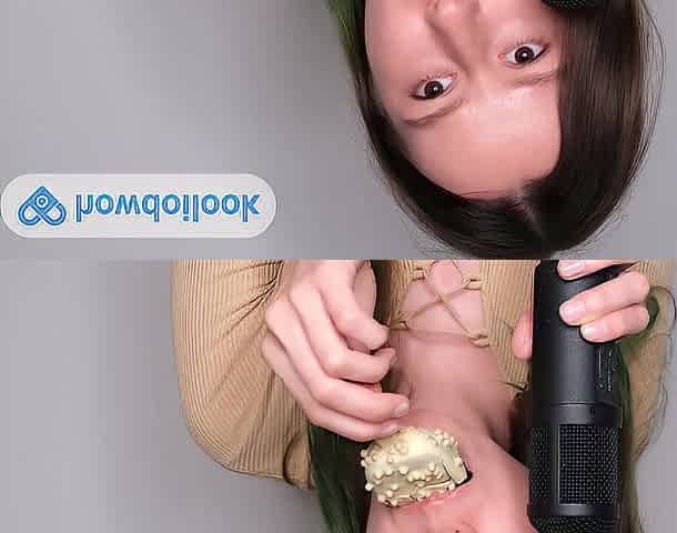 Soaked throats sounds ???????? Imagine your wang instead of my ice cream ???? ASMR