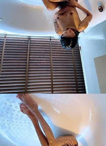 Amateur asian loves masturbating her sweet teen cunt