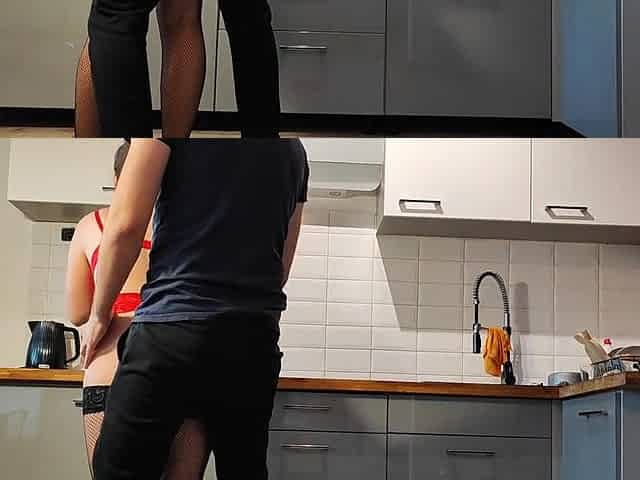 Floozy in the kitchen, amateur