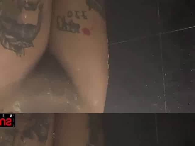 Evelyn Buarque - My Friend And I In The Shower Ended Up Making Out