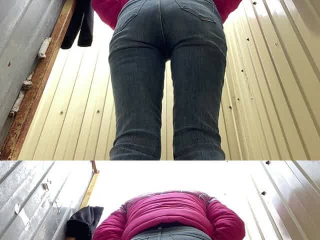 Stepmom on the Beach Pees and Shows Her Ass
