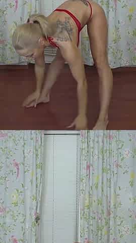 Female Bodybuilder Shows Her Flexibility